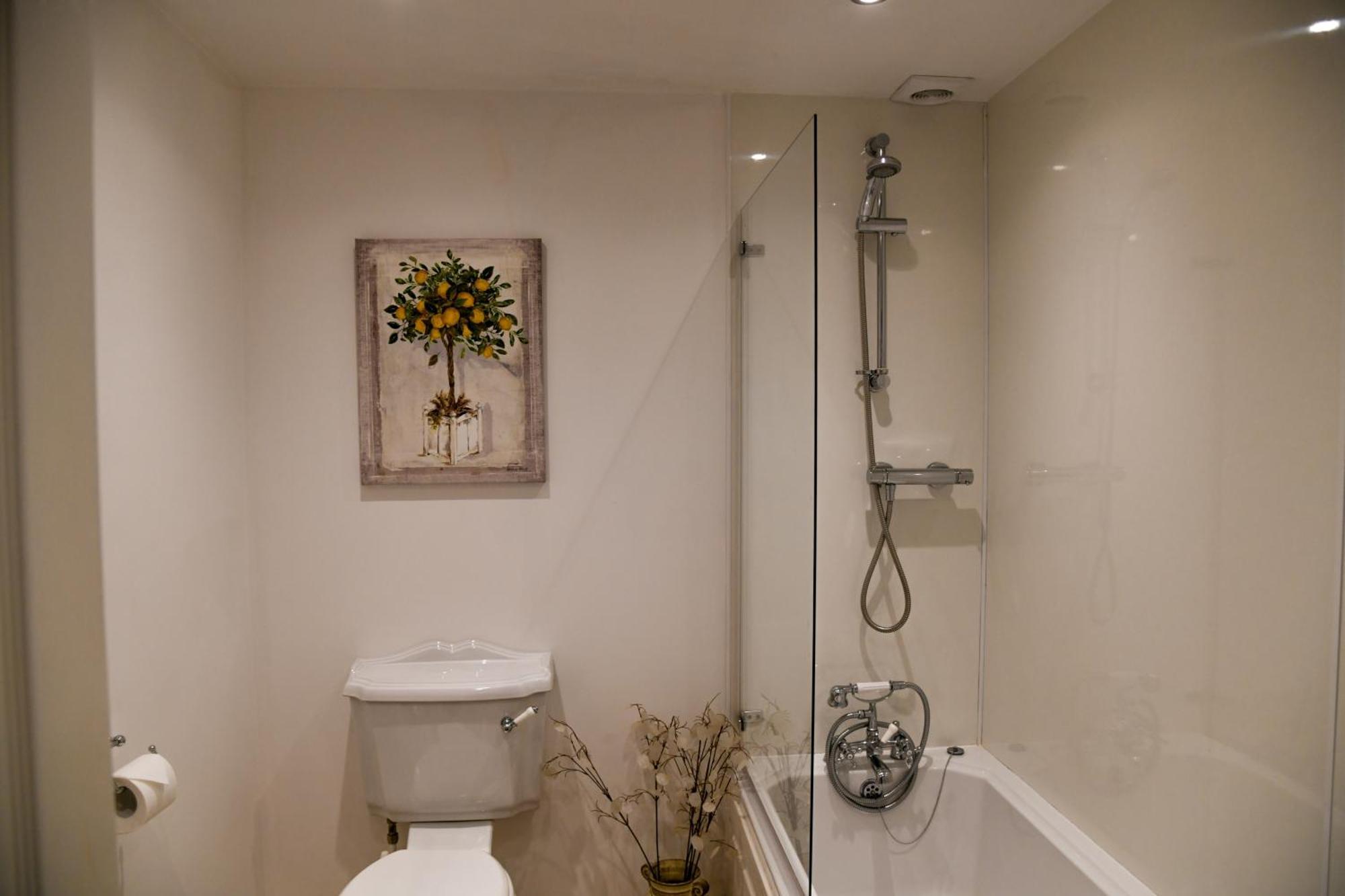 Lowbyer Manor Country House Олстън Екстериор снимка