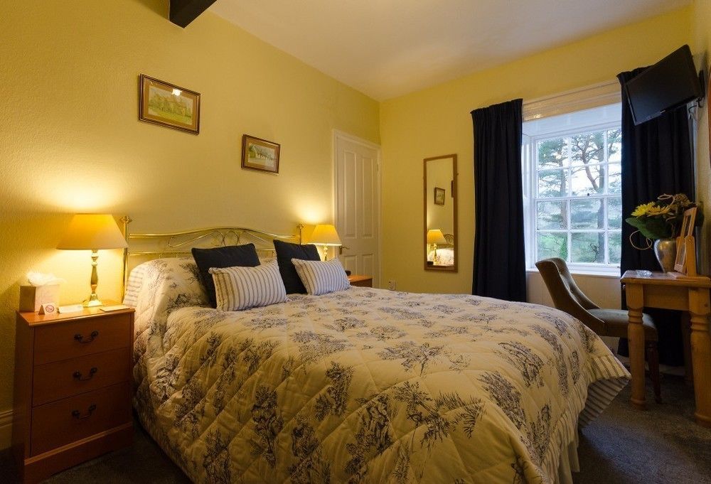Lowbyer Manor Country House Олстън Екстериор снимка